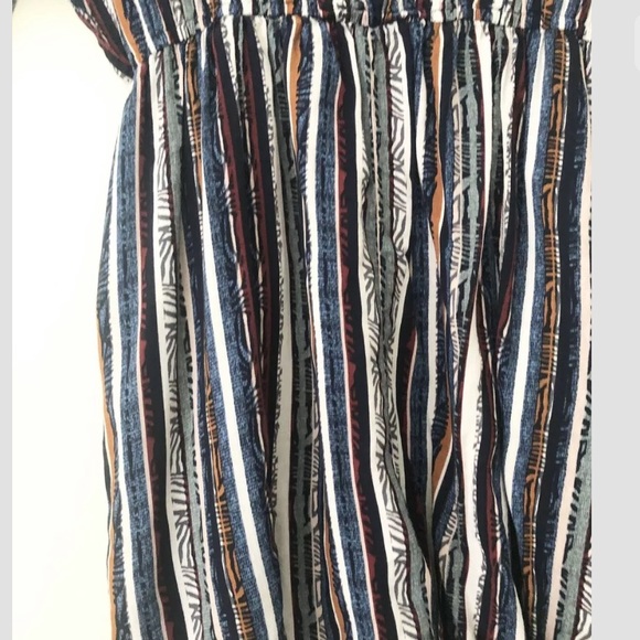 BCBGeneration Flutter Sleeves Tie Romper - Picture 5 of 7